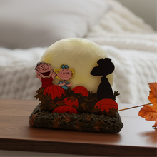 Load image into Gallery viewer, Peanuts &quot;It&#39;s The Great Pumpkin&quot; LED Illuminated Tabletop Lamp Figurine, 6 Inch
