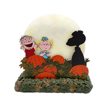 Load image into Gallery viewer, Peanuts &quot;It&#39;s The Great Pumpkin&quot; LED Illuminated Tabletop Lamp Figurine, 6 Inch
