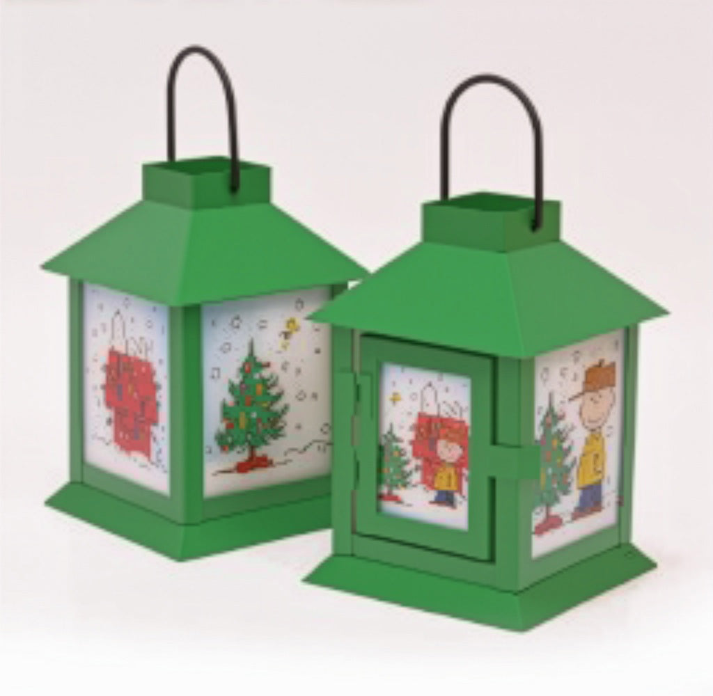 Peanuts Holiday Snoopy's Dog House Metal Flameless LED Coach Lantern, 6 Inch, Green